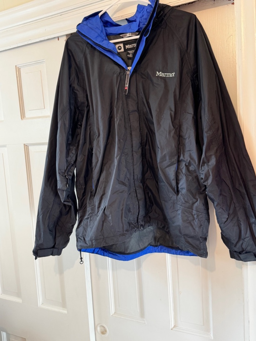 Marmot Men’s Black and Blue Rain Shell Jacket Sz L GUC